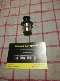 Sigaretaansteker Nissan 25335-89980 A32/ B12/ B13/ D21/ F23/ GC22/ J30/ J31/ N13/ N14/ S13/ S14/ T12/ T30/ W10/ WD21/ Y10/ Y60/ Z32 Gebruikt.