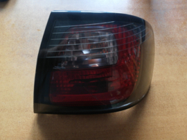 Taillight right outer Nissan Primera P11 - hatchback 26550-9F625 Little damage.