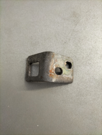 Striker-hood lock Datsun Cherry E10/ F10 65631-M0200 Gebruikt.
