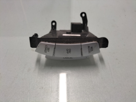 Cruise-control schakelaar Nissan Primera P12 25551-BA000 Gebruikt.
