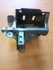 Bracket pedal Nissan Bluebird T12/ T72 46510-24E05 Used part.