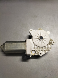 Motor raambediening linksvoor Nissan 80731-8F325 C23/ R20 Origineel.