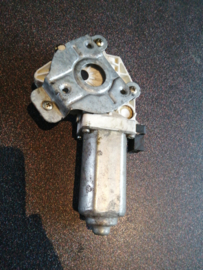Motor regulator, left-hand Nissan 80731-8F325 C23/ R20 Used part.