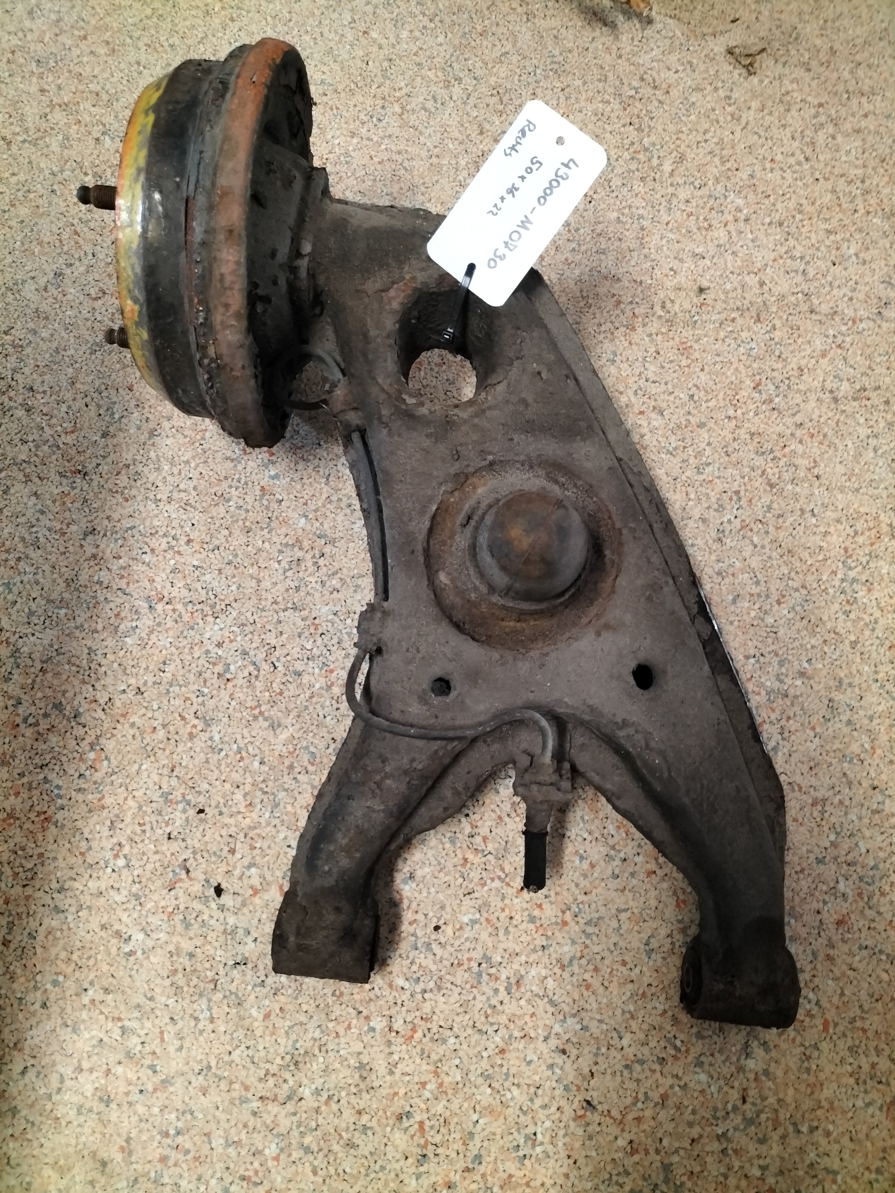 Draagarm rechtsachter Datsun cherry E10 43000-M0730 Gebruikt