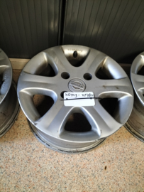 Set aluminium velgen 4 x 100 14 inch Nissan KE409-2F480 Gebruikt.