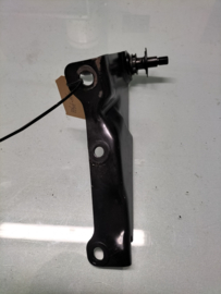 Achterbankscharnier Nissan Primera P12 88606-AV600 Gebruikt.