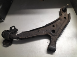 Onderste draagarm links Nissan Primera P11/ WP11 54501-9F500 Gebruikt.