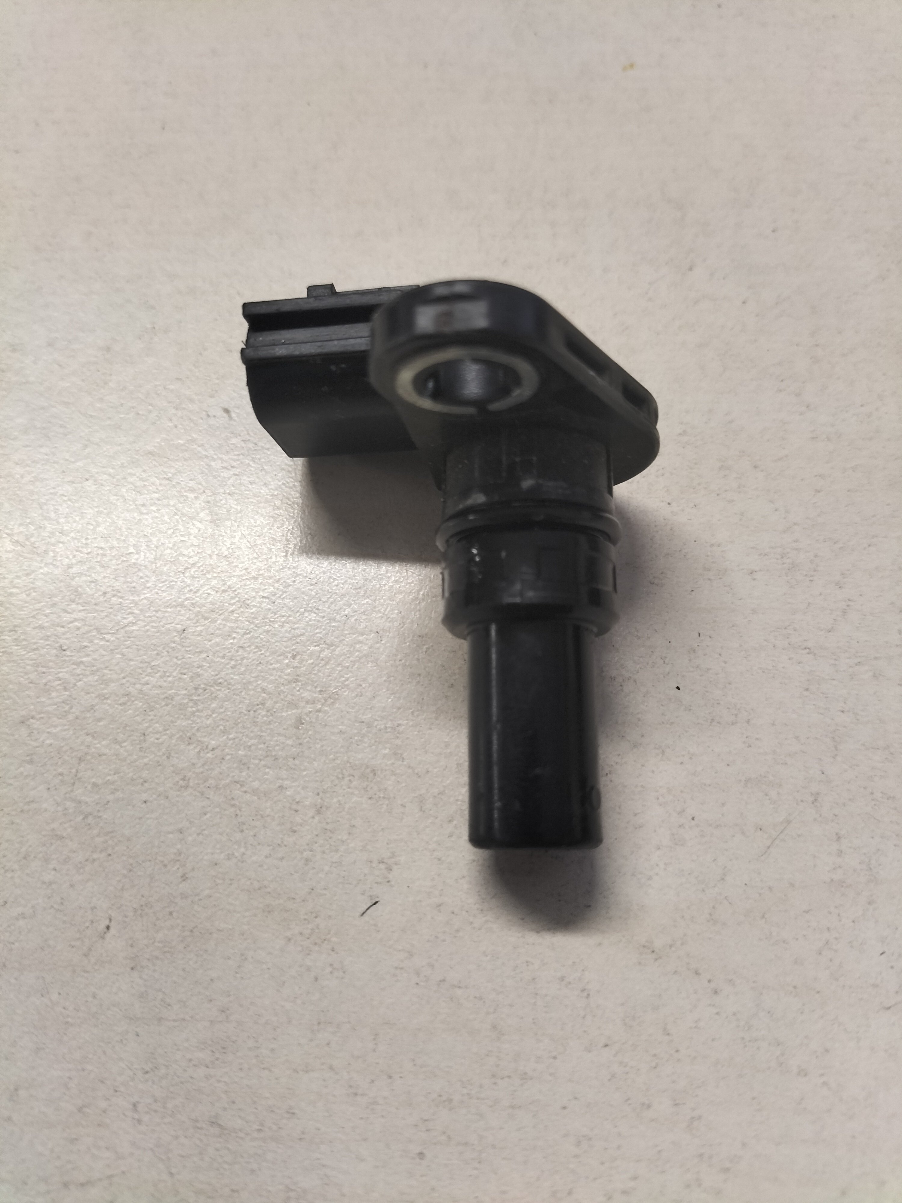 Sensor assy-revolution Nissan 31935-1XF00 C13/ CK12/ E11/ F15/ J10/ JJ10/ K12/ K13/ R52/ T31/ T32/ Z12/ Z51 Used part.