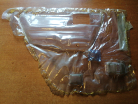 Isolatie achterportier rechts Nissan Bluebird T12/T72 82860-D4200 gebruikt.