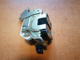 Achterdeurslot Nissan Terrano2 R20 90500-0X00C Gebruikt.