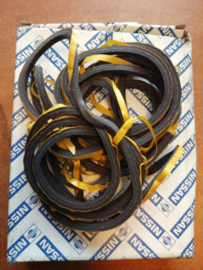 Raamrubber Nissan Serena High roof Van 72716-9C001