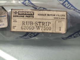 Bumperstrip voorbumper Datsun Violet A10 62060-W7500 Orgineel.