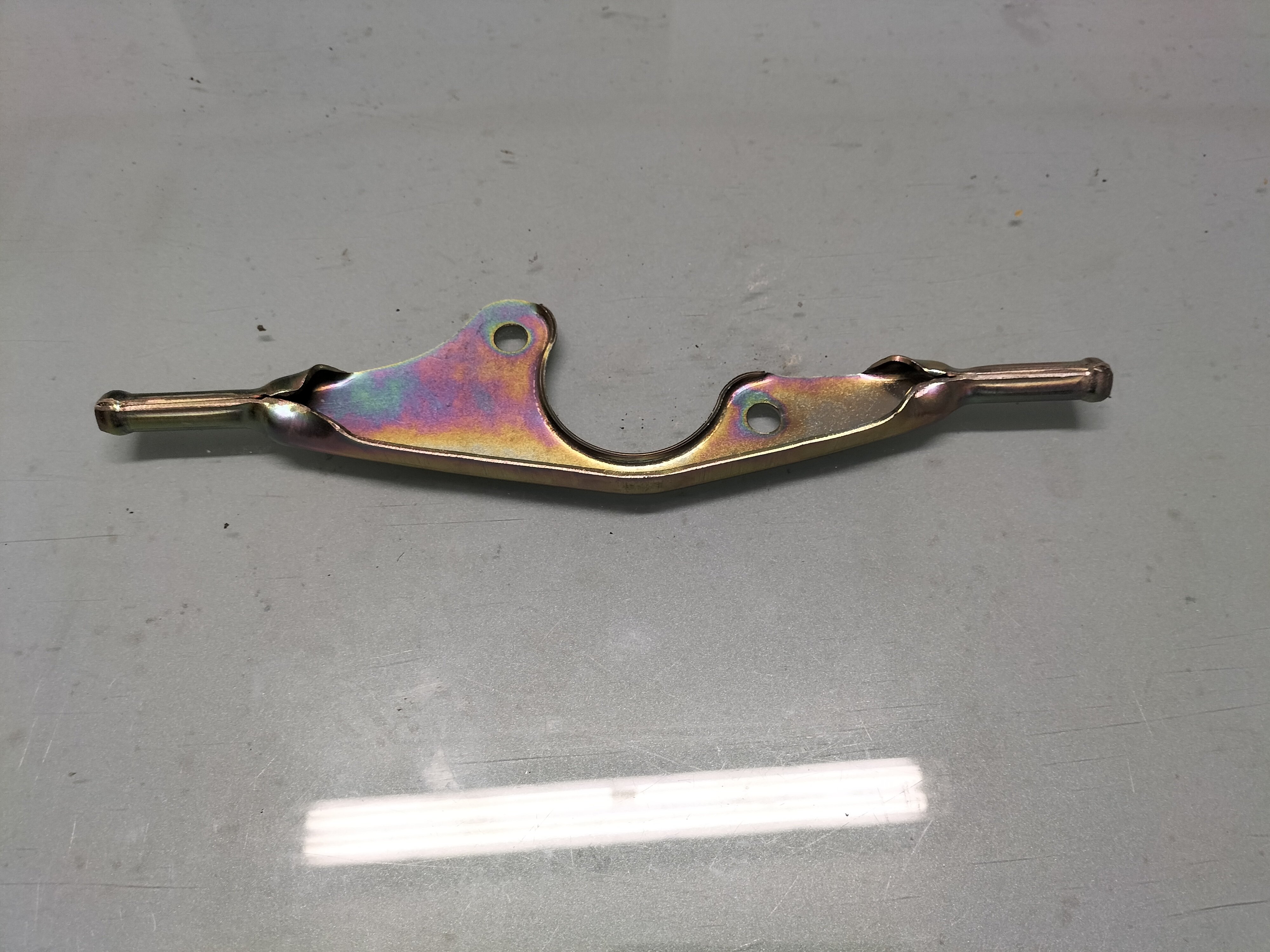 Bracket-exhaust mounting Nissan Bluebird 20732-D4000 T12/ T72/ U11 Original.