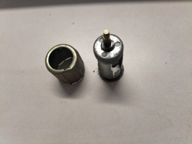 Sigaretaanstekerhouder Datsun Sunny B110 (onderdeel van 25330-H1001) Gebruikt.