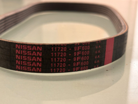 Multiriem QG15DE/ QG16DE/ QG18DE Nissan 11720-9F600 N16/ P11/ WP11/ V10 Origineel.