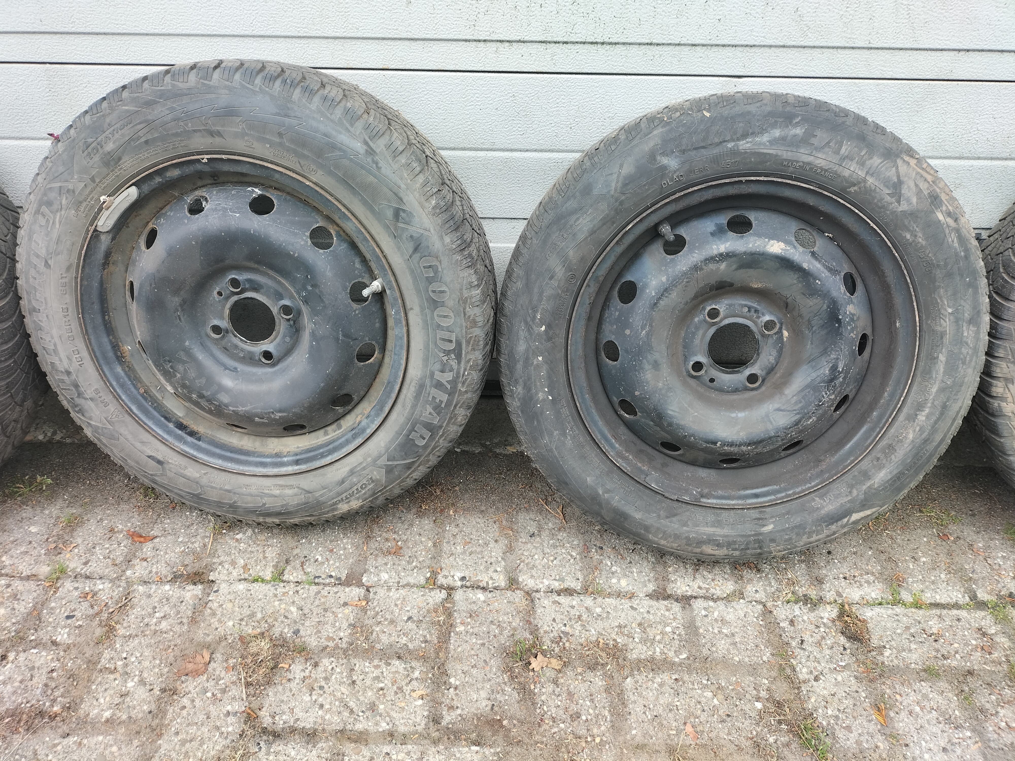 15 inch steel rims with tire 185/65R15 88T Nissan Micra K14 40300-00Q2B Used part.