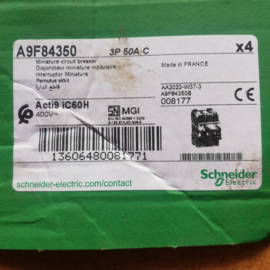 Miniatuur vermogenschakelaar 3P 50A C Schneider A9F84350 Nieuw.