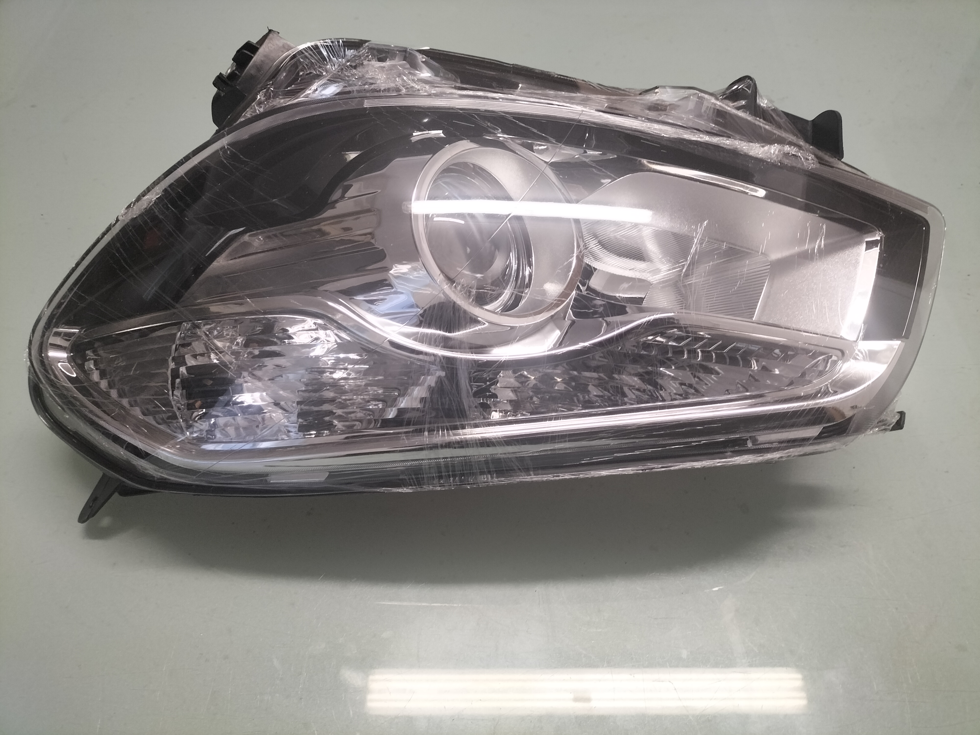 Headlamp assy-left-hand Nissan Qashqai J10/ JJ10 26060-BR60B 2010+ Xenon New.