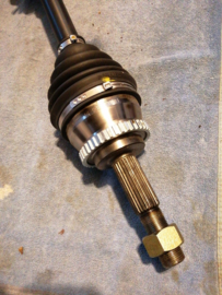 Aandrijfas rechtsvoor SR20DE Nissan Almera GTI N15 39100-40Y15 nieuw.