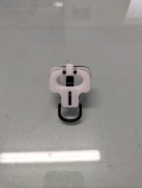 Sluiting achterbankzitting Nissan 88304-0M000 A32/ CA32/ N15/ N16/ P11/ P12/ WP11 Origineel.