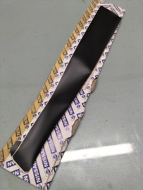 Tape achterportier buitenzijde rechtsachter Nissan Primera P11/ WP11 82812-2F000 Origineel.
