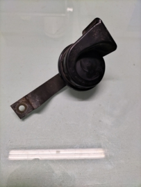 Horn electric low Nissan Primera P12 25620-AU300 Used part.