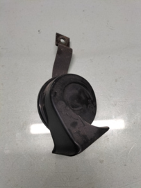 Horn electric high Nissan Primera P12 25610-AU300 Used part.