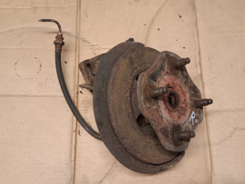 Wielnaaf rechtsvoor Datsun Cherry E10 40014-M0205 + 40202-M0805 Gebruikt.