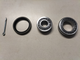 Bearing assy-rear wheel Nissan Bluebird T72 43210-D0100 + 40215-A0100 + 43252-03E01 New.