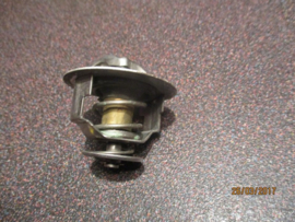 Thermostaat Nissan 21200-05D12 C23/ E24/ R20 Origineel.