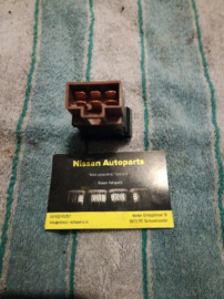 Schakelaar achterruitverwarming Nissan 25350-70Y00 B13/ Y10 Gebruikt.