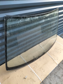 Voorruit Nissan Sunny N14 72712-50C00 Gebruikt, lichte schade.