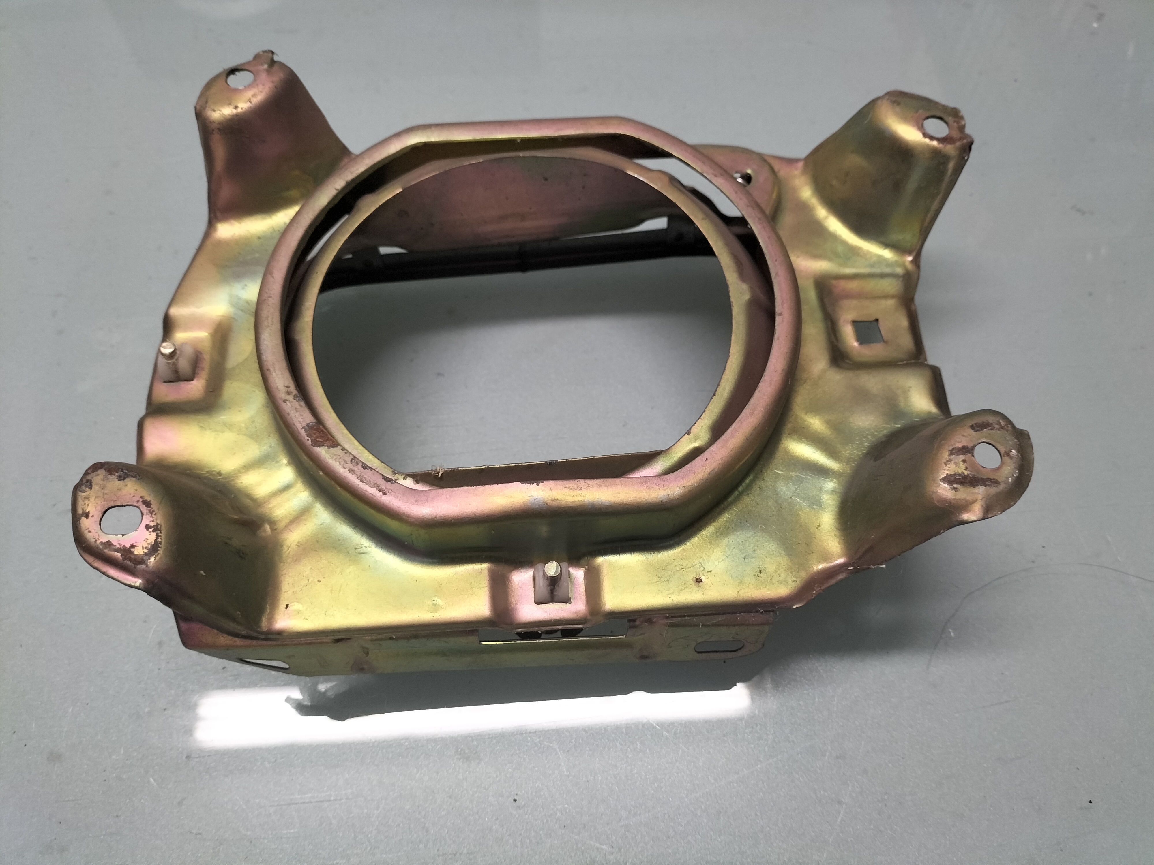 Koplamphuis links Datsun Sunny B310 26017-W7600 + 26023-W7600 (1622251) Nieuw. Minimale roestvorming.