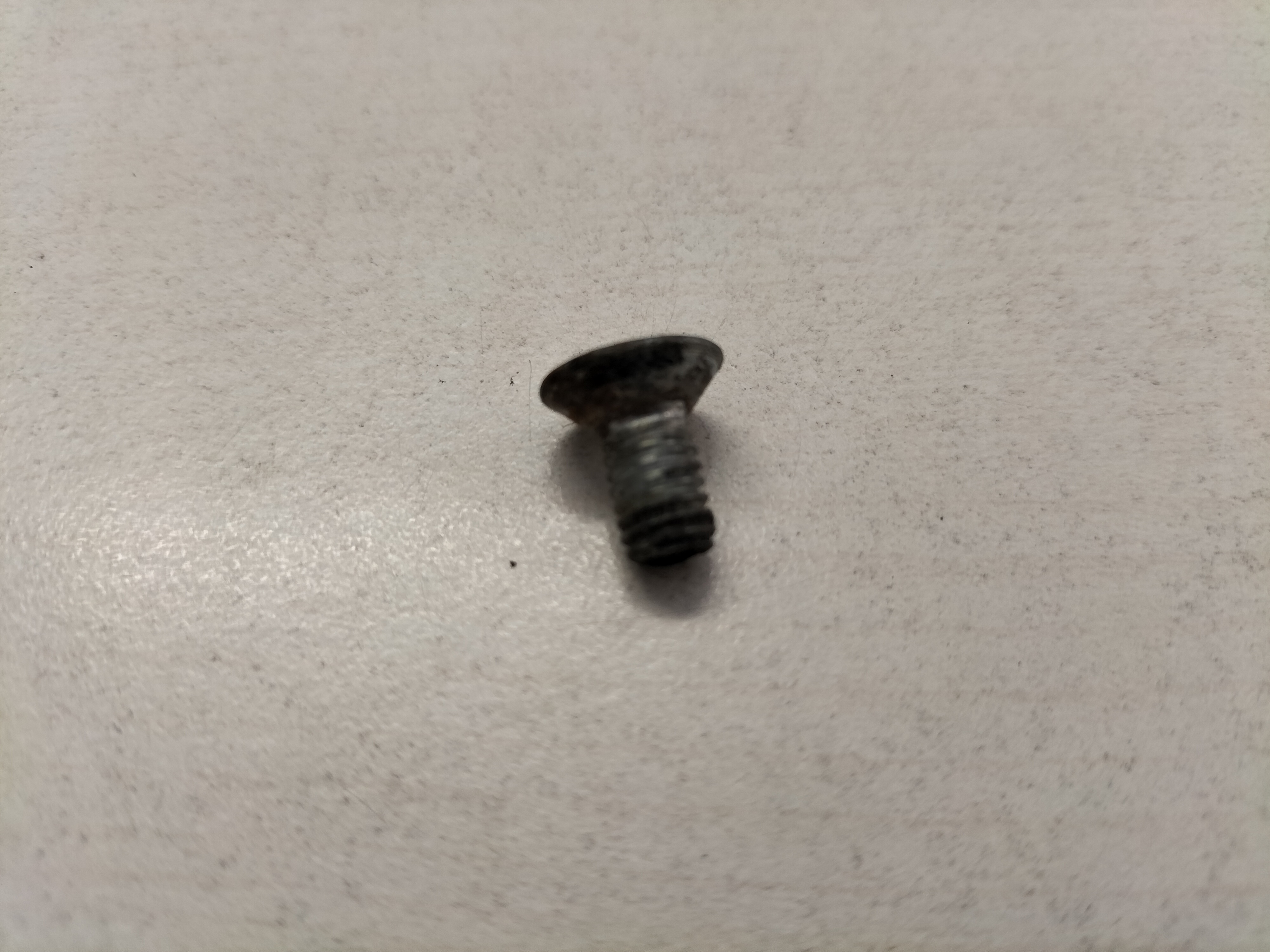 Screw-machine 5.75 X 12 Nissan 08320-61212 Used part.