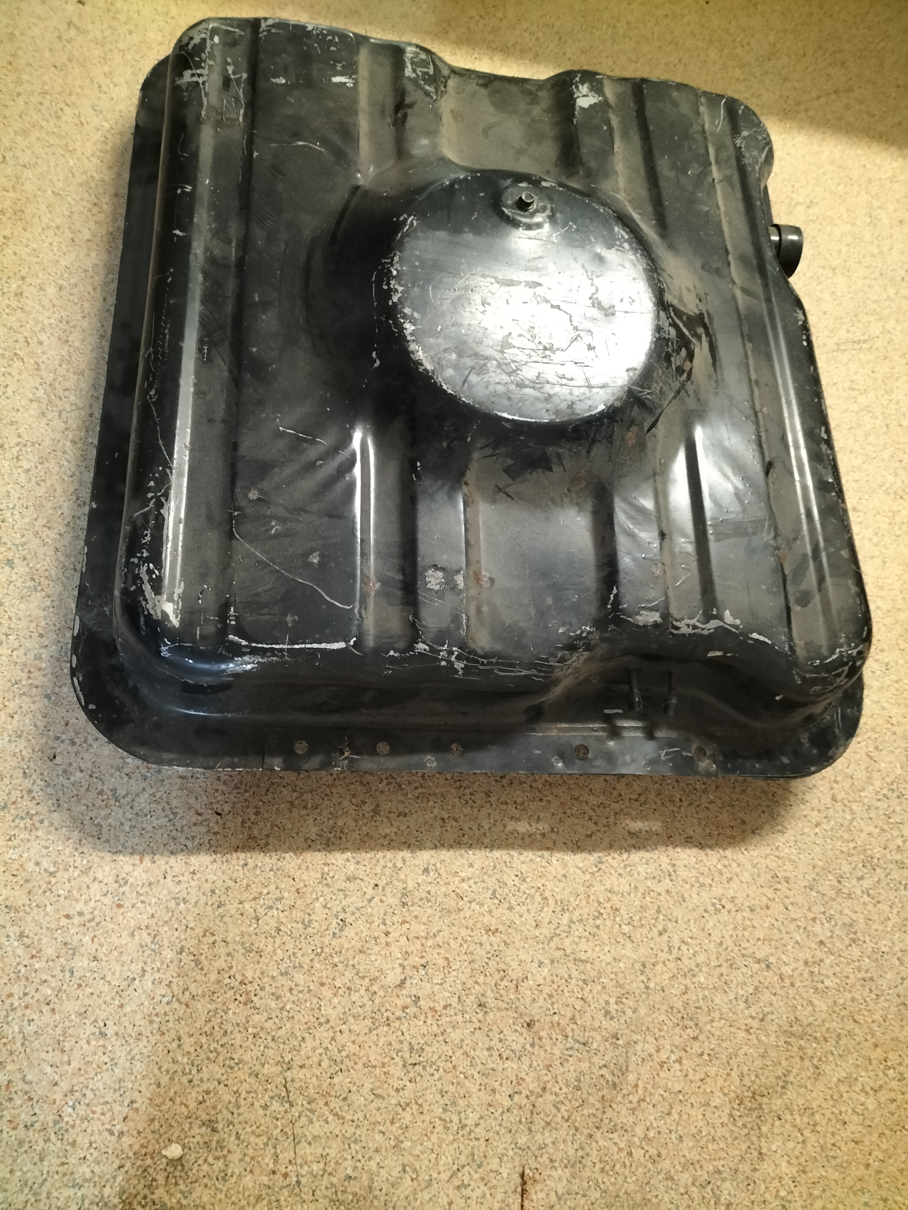 Tank fuel Nissan Urvan E23 17201-R8309 New.