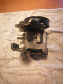 Stuurbekrachtigingspomp SR20DE Nissan Primera P11/WP11 49110-9F500 Gebruikt.