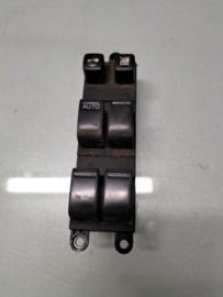 Raambedieningsschakelaar bestuurderskant Nissan Primera P12 25401-AV640 Gebruikt.