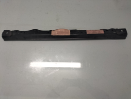 Radiator steun boven Nissan 62510-04B10 Origineel.
