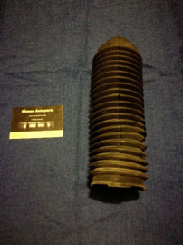 Beschermhoes schokdemper achteras Nissan Primera P10 55241-98J00 Origineel.