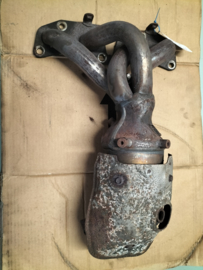 Uitlaatspruitstuk met katalysator QR20DE Nissan Primera P12 14002-9Y920 Gebruikt.