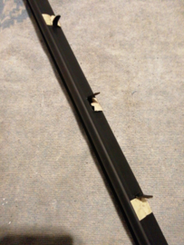Afstrijkrubber/raamgeleiding rechtsachter Nissan Almera N16 82834-BN105