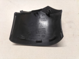 Afdekkap spiegelarm rechts Nissan Micra K14 96312-5FA0A Gebruikt.