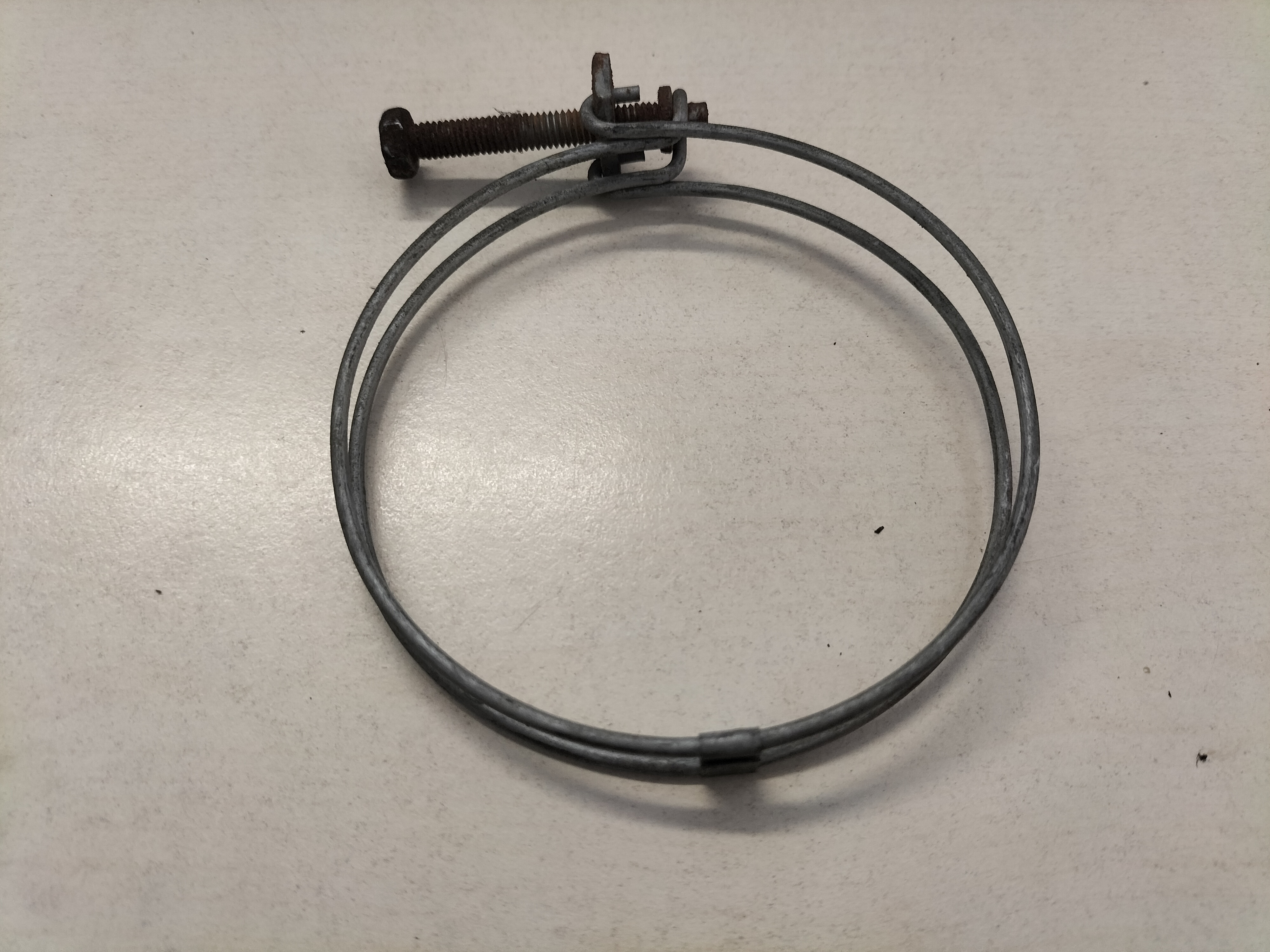 Hose clamp 86mm Nissan 01555-00571 Used part.