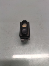 Schakelaar deurslot Nissan Primera P12 25210-BA000 Gebruikt.