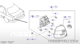Achterlicht links Nissan Sunny N14 sedan B6559-62C10 (Ichicoh 7304) Gebruikt.