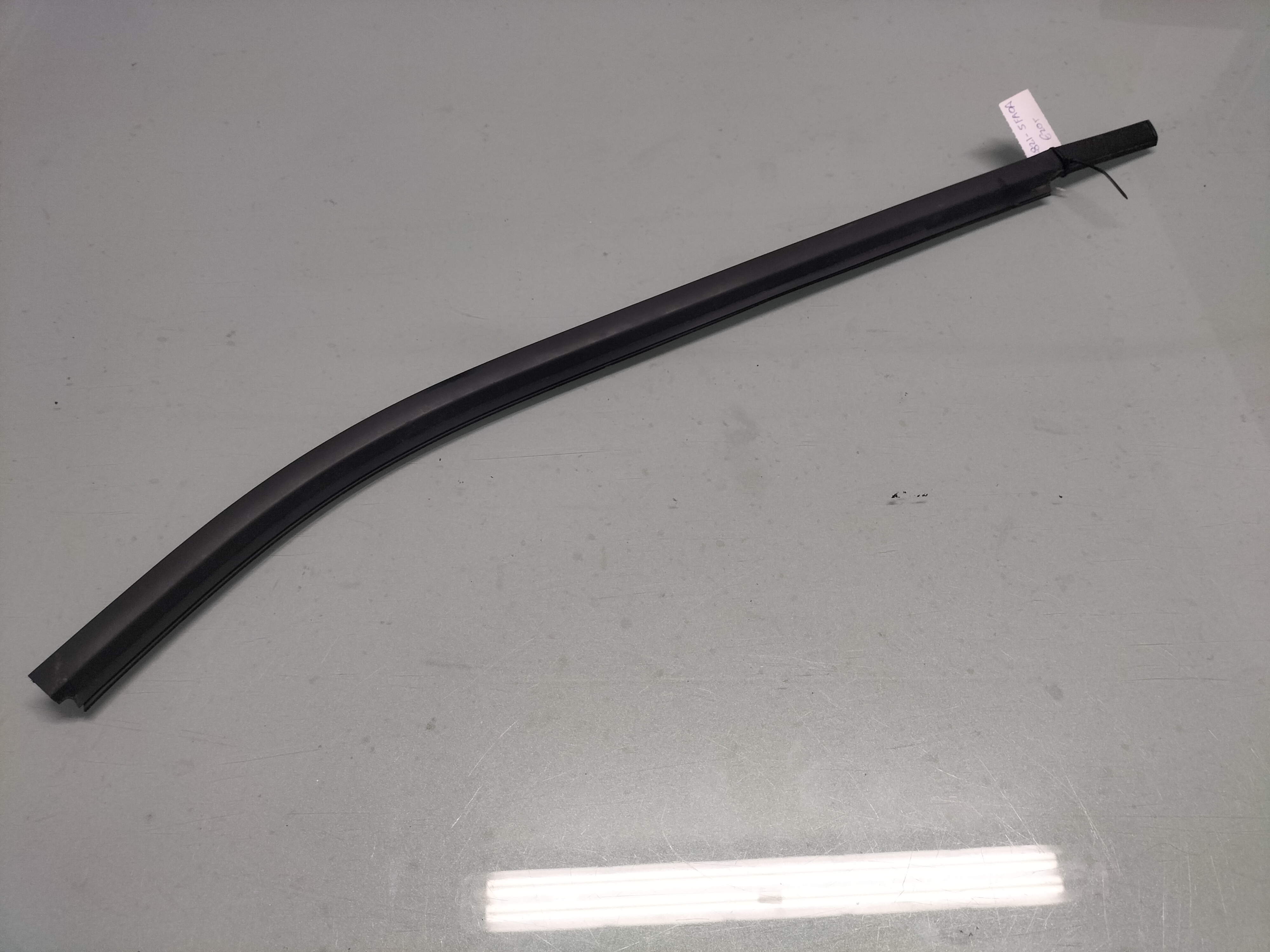 Sierlijst Nissan Micra K14 Gebruikt 82821-5FA0A