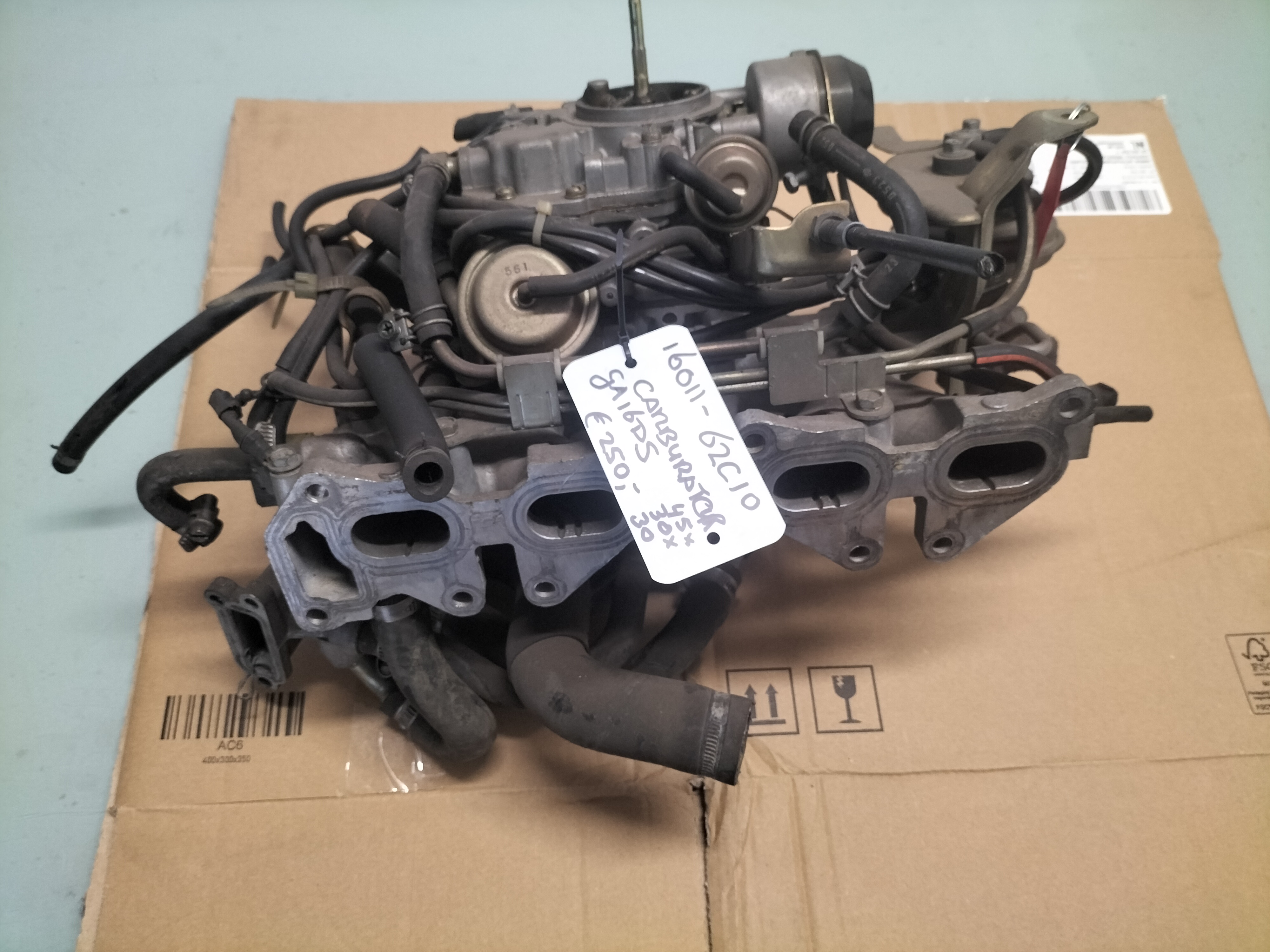 Carburator (GA16DS) Nissan 16011-62C10 Gebruikt