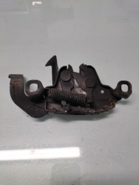 Hood latch Nissan Primera P12 65601-AU800 Used part.