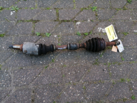 Aandrijfas links Nissan Micra K11 1.5 39101-6F800 Gebruikt.