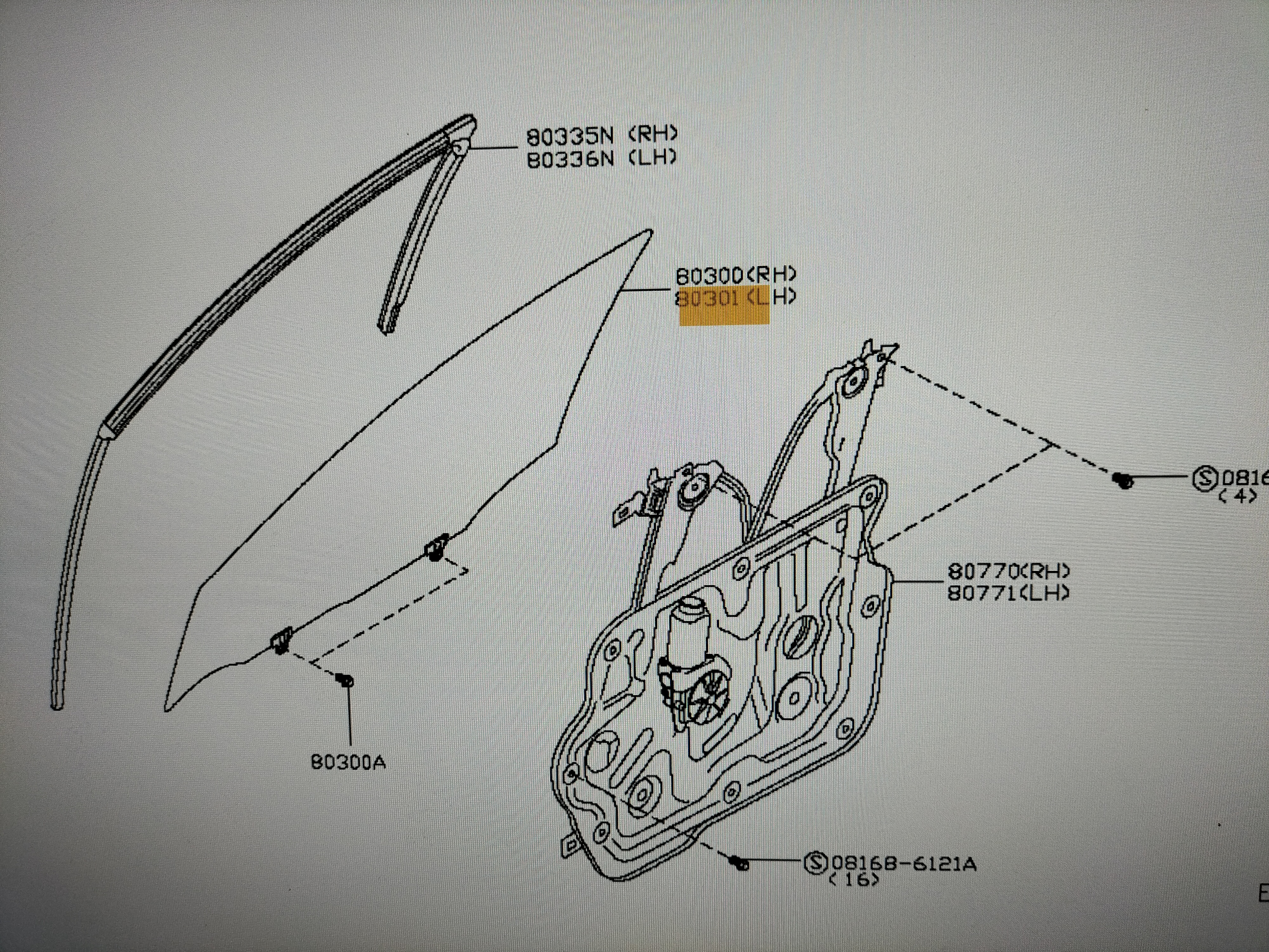 Portierruit linksvoor Nissan Qashqai J10 80301-JD000 Gebruikt/ Lichte schade.